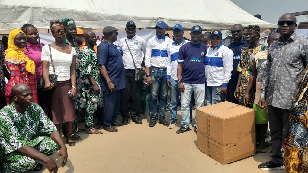 niwa laswa and swaaado pose for a pic